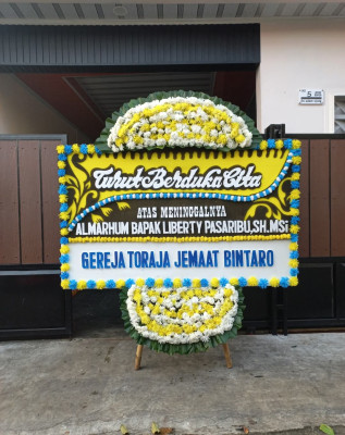 Papan Bunga Duka di Banjarmangu